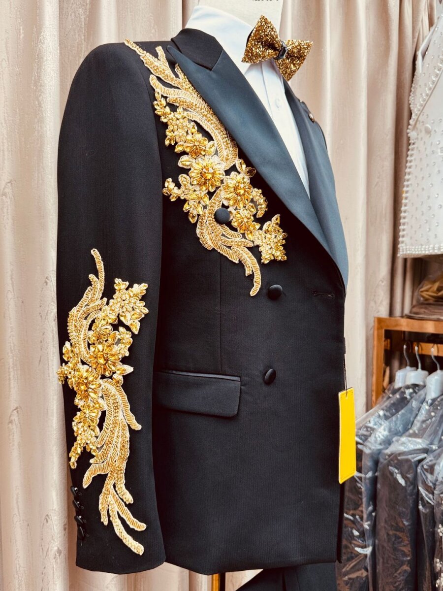 Men’s Gold Rhinestone Floral Double-Breasted 2-Piece Prom Suit