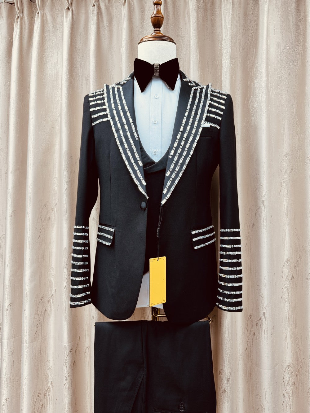 Men’s Black Rhinestone Peak Lapel 3 Piece Tuxedo