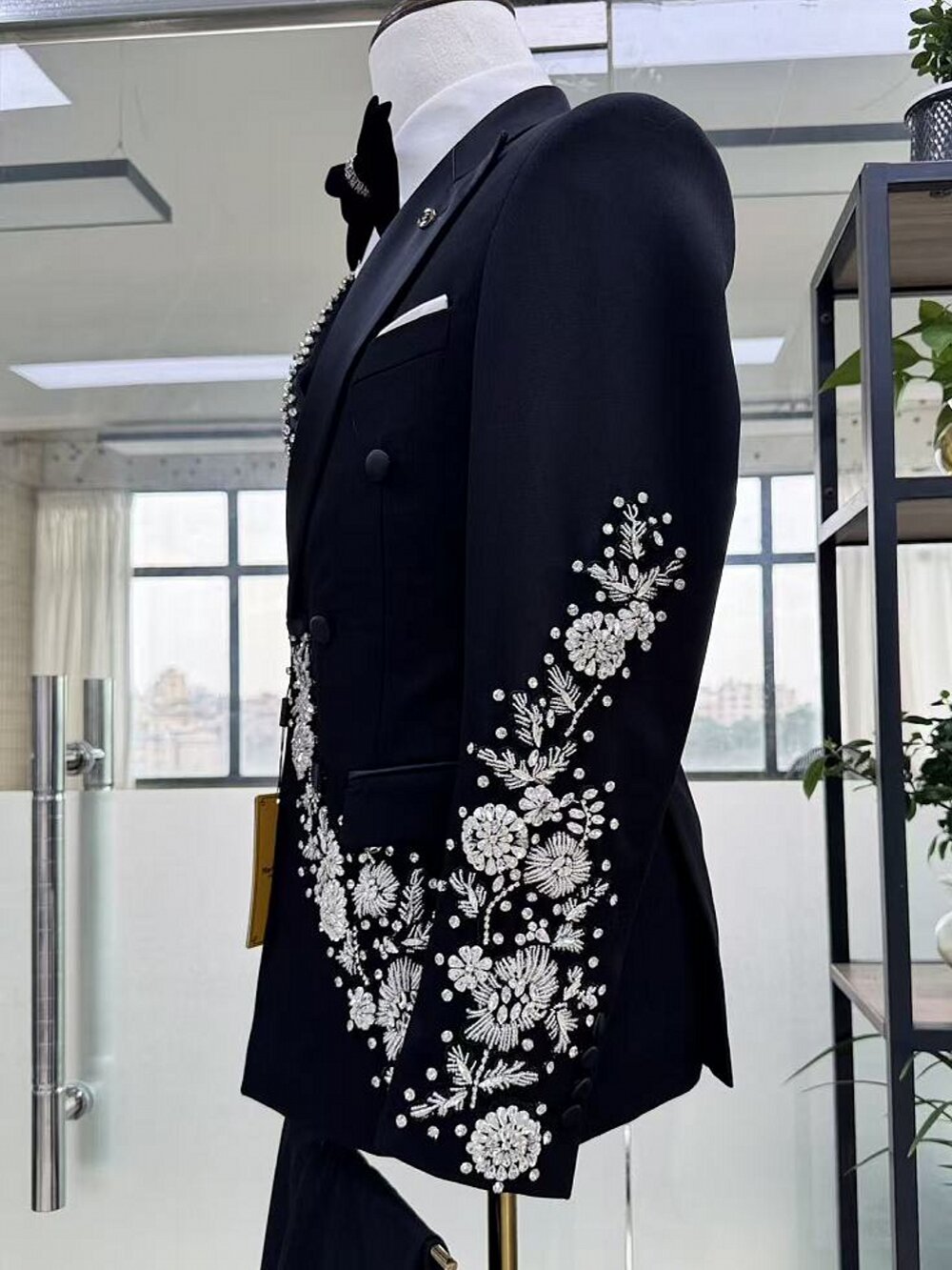 Men’s Rhinestone Double Breasted Tuxedo Suit