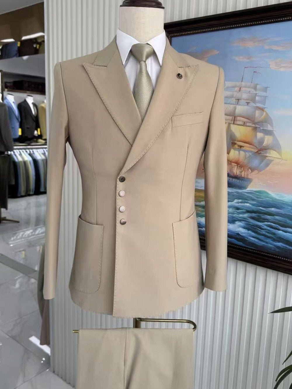 Men's Peak Lapel Asymmetrical Single-Breasted 2 Piece Suit