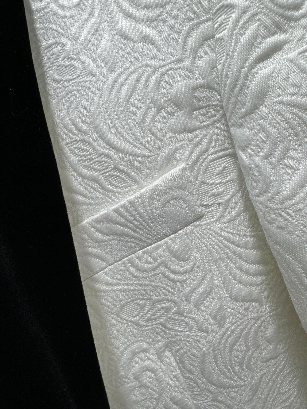 Men’s White Floral Jacquard Tuxedo