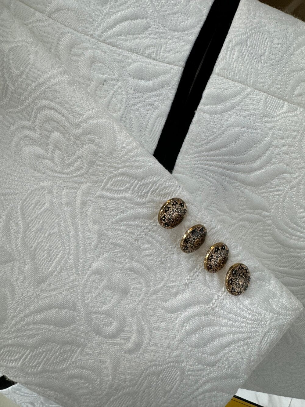 Men’s White Floral Jacquard Tuxedo
