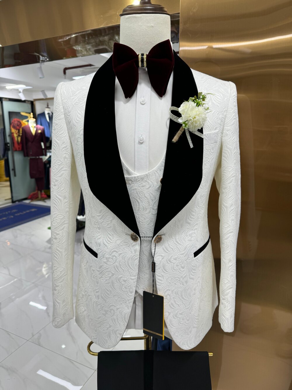Men’s White Floral Jacquard Tuxedo