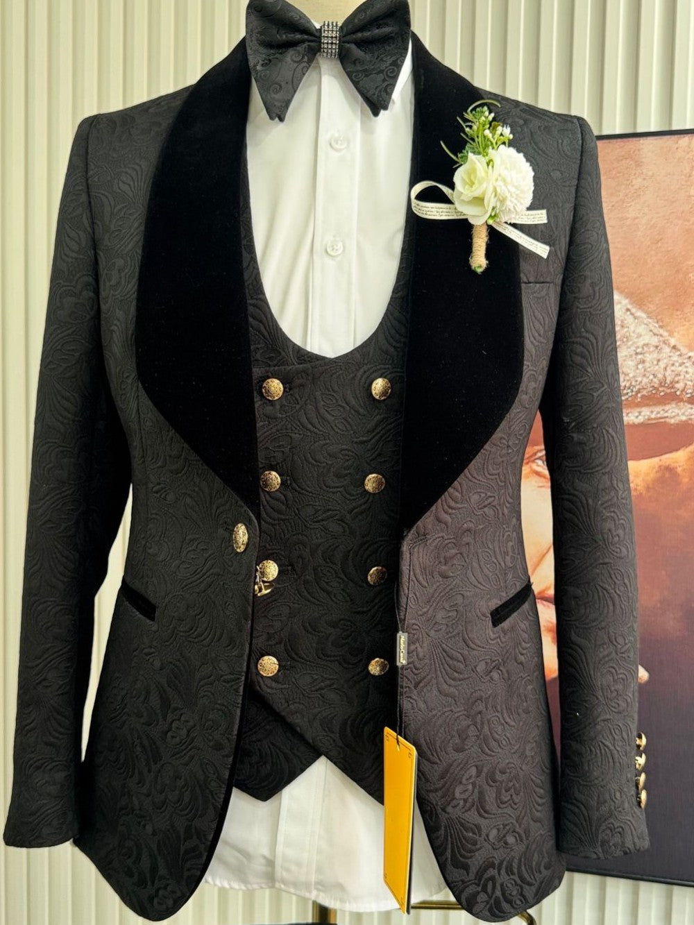 Men’s White Floral Jacquard Tuxedo
