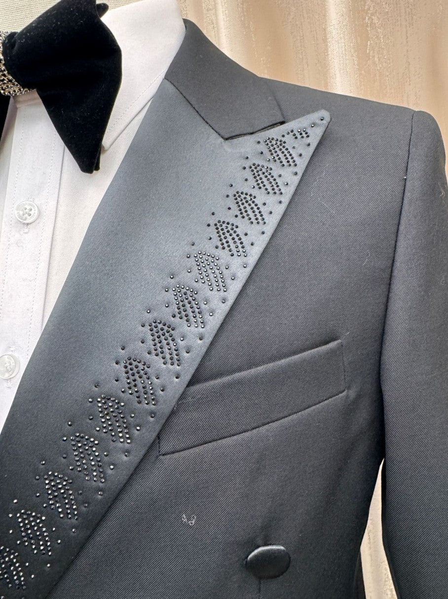 Men’s Double-Breasted Tuxedo With Beaded Peak Lapel