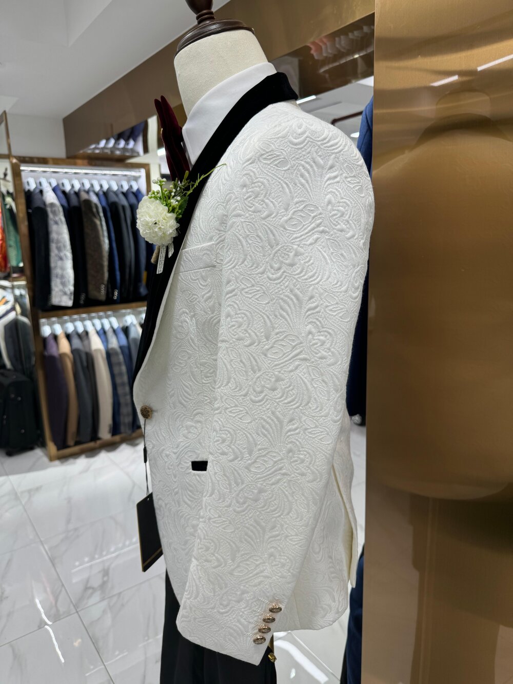 Men’s White Floral Jacquard Tuxedo