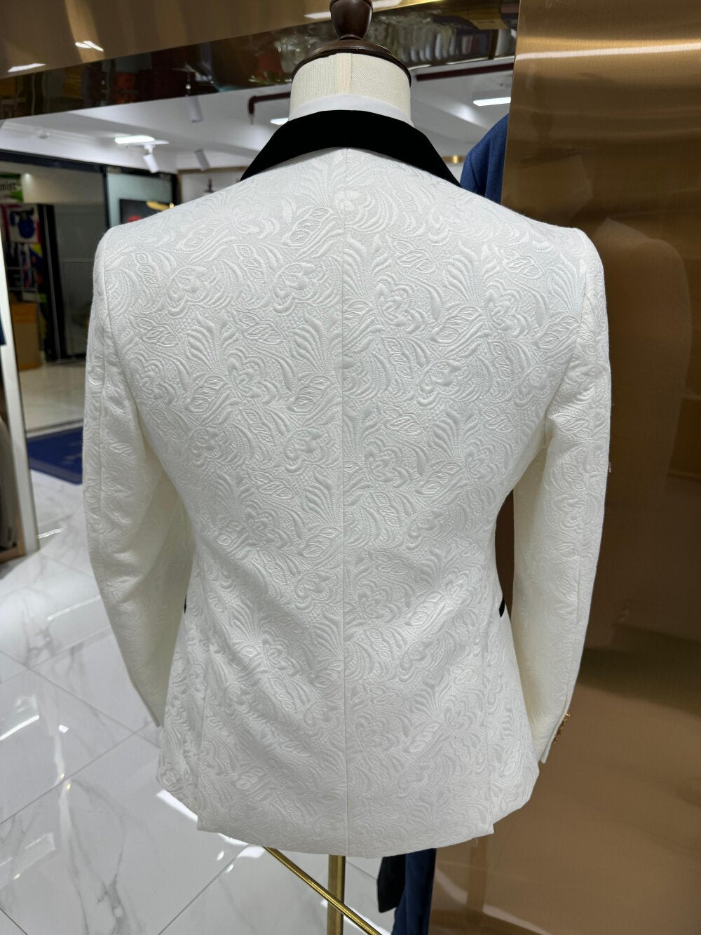 Men’s White Floral Jacquard Tuxedo