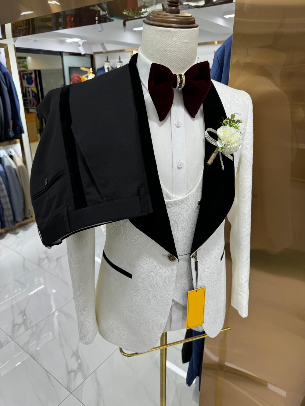Men’s White Floral Jacquard Tuxedo