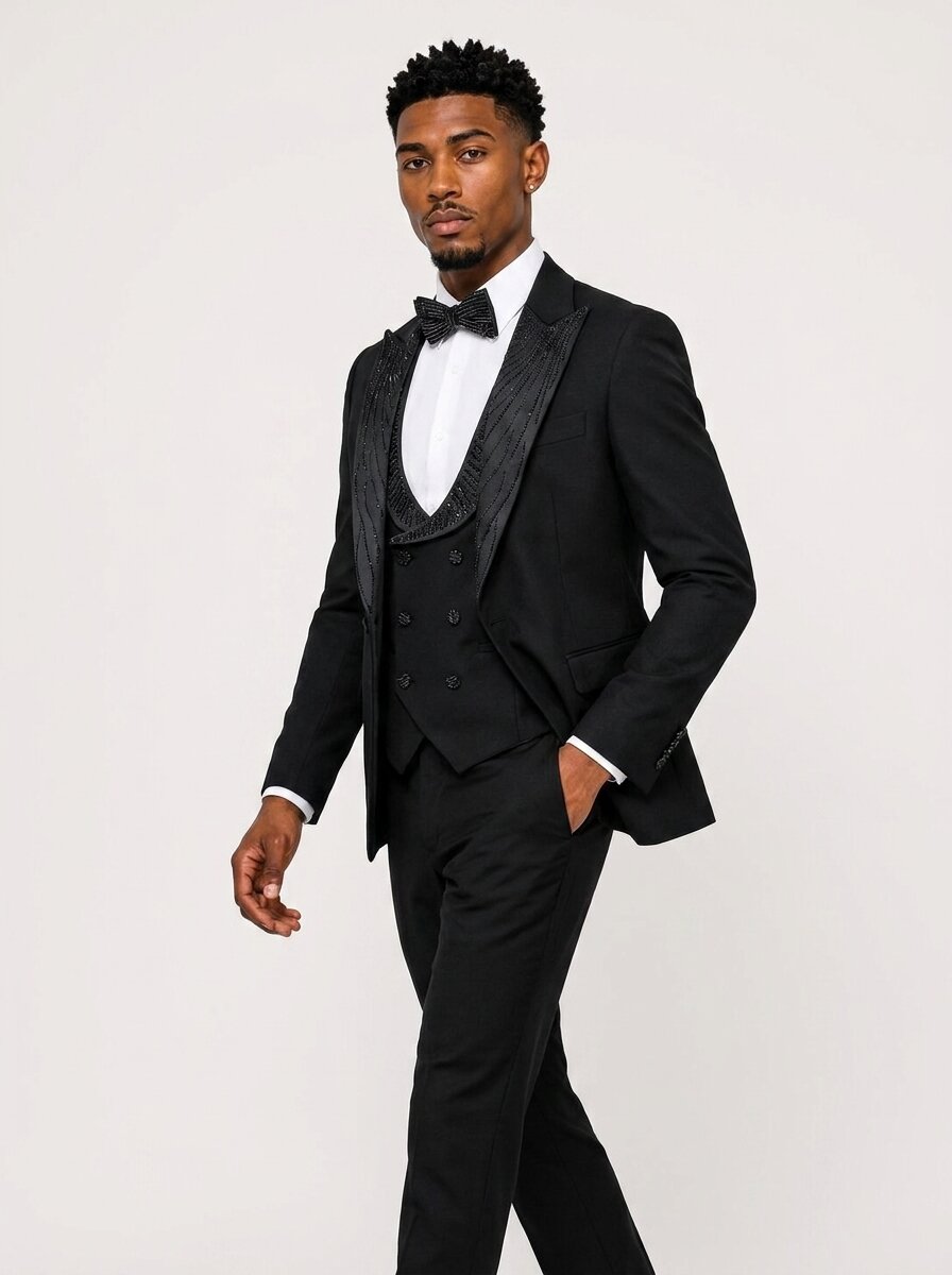 Men's Beaded Peak Lapel 3 Piece Prom Suit