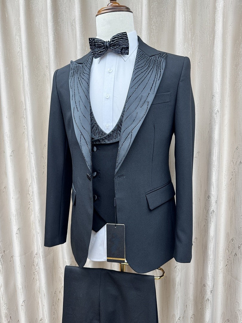 Men's Beaded Peak Lapel 3 Piece Prom Suit