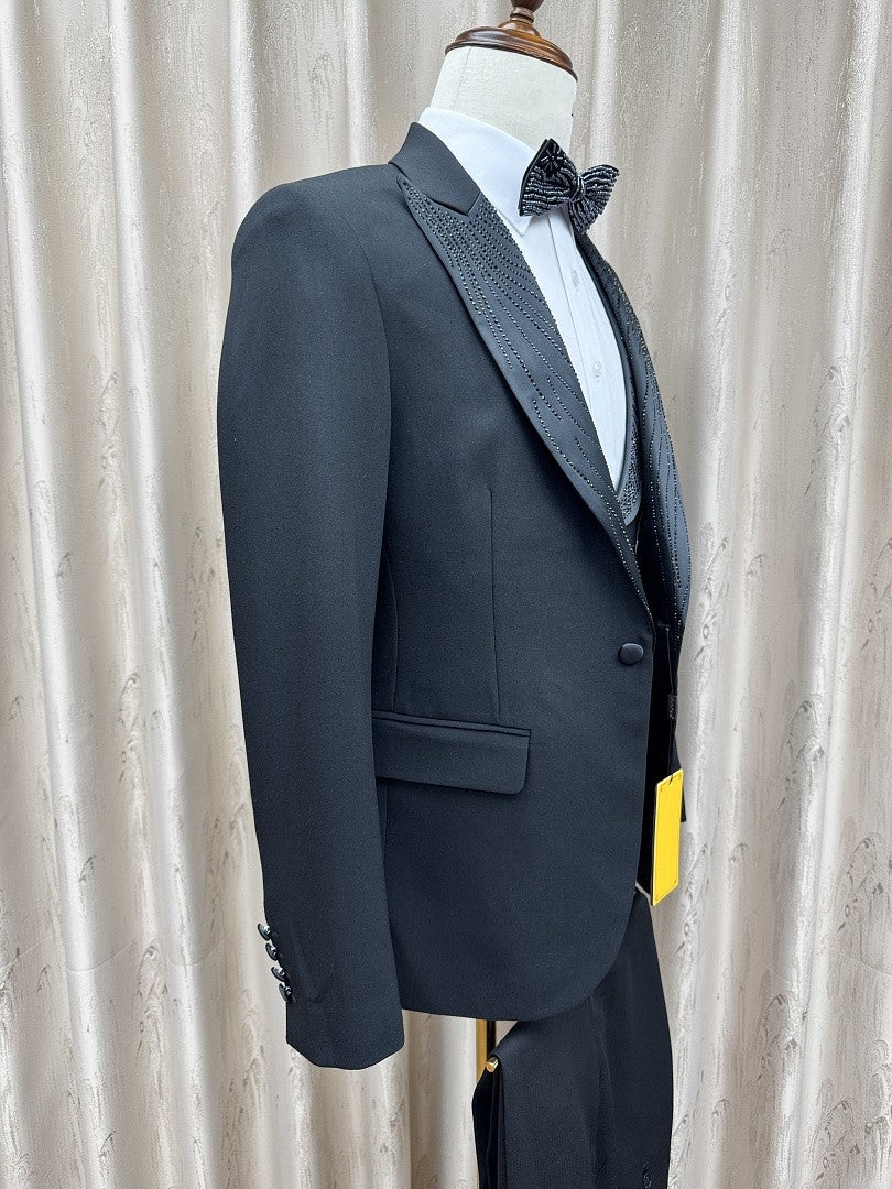 Men's Beaded Peak Lapel 3 Piece Prom Suit
