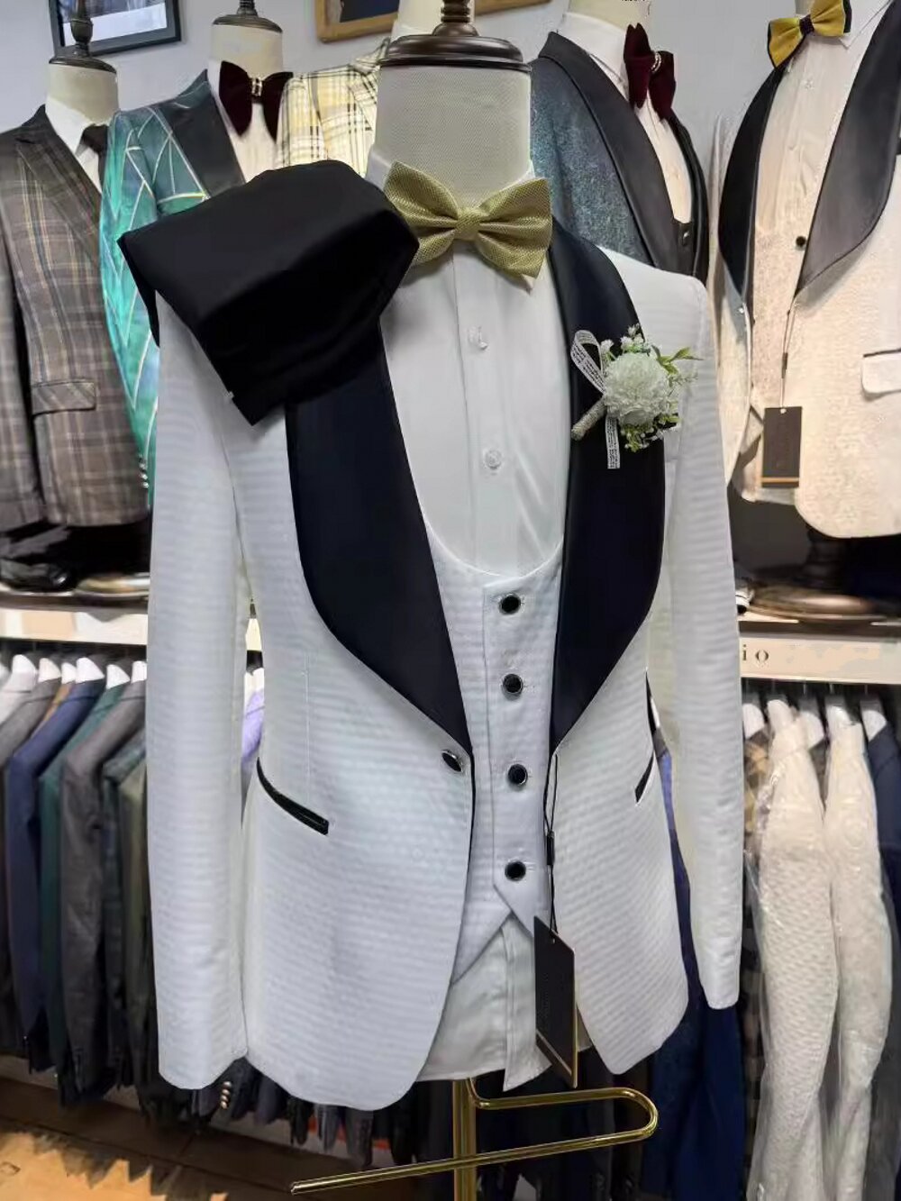 Men’s Shawl Lapel 3 Piece Tuxedo